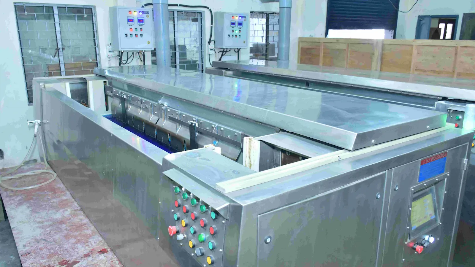 Surface polishing and finishing machines